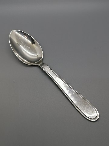 Elite silver cutlery dessert spoons of three-tower 
silver. Length 17.4 cm.