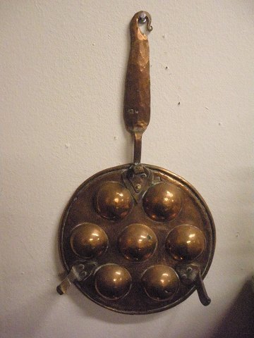 Stemplet 1800-tals kobber æbleskivepande