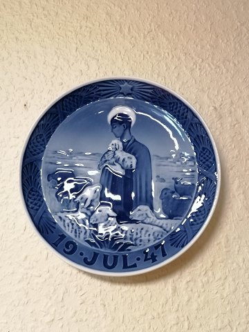 Royal Copenhagen Royal Copenhagen porcelain 
Christmas plate 1947